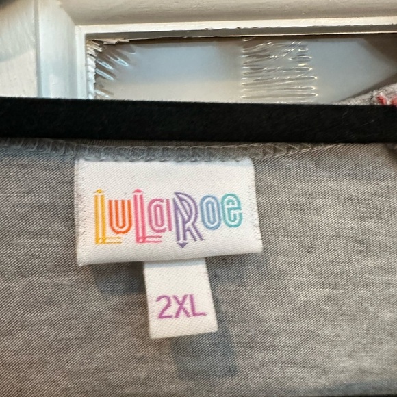 LuLaRoe Randy Baseball Raglan Sleeve Top Paisley Floral Plus Size 2X - Picture 9 of 10